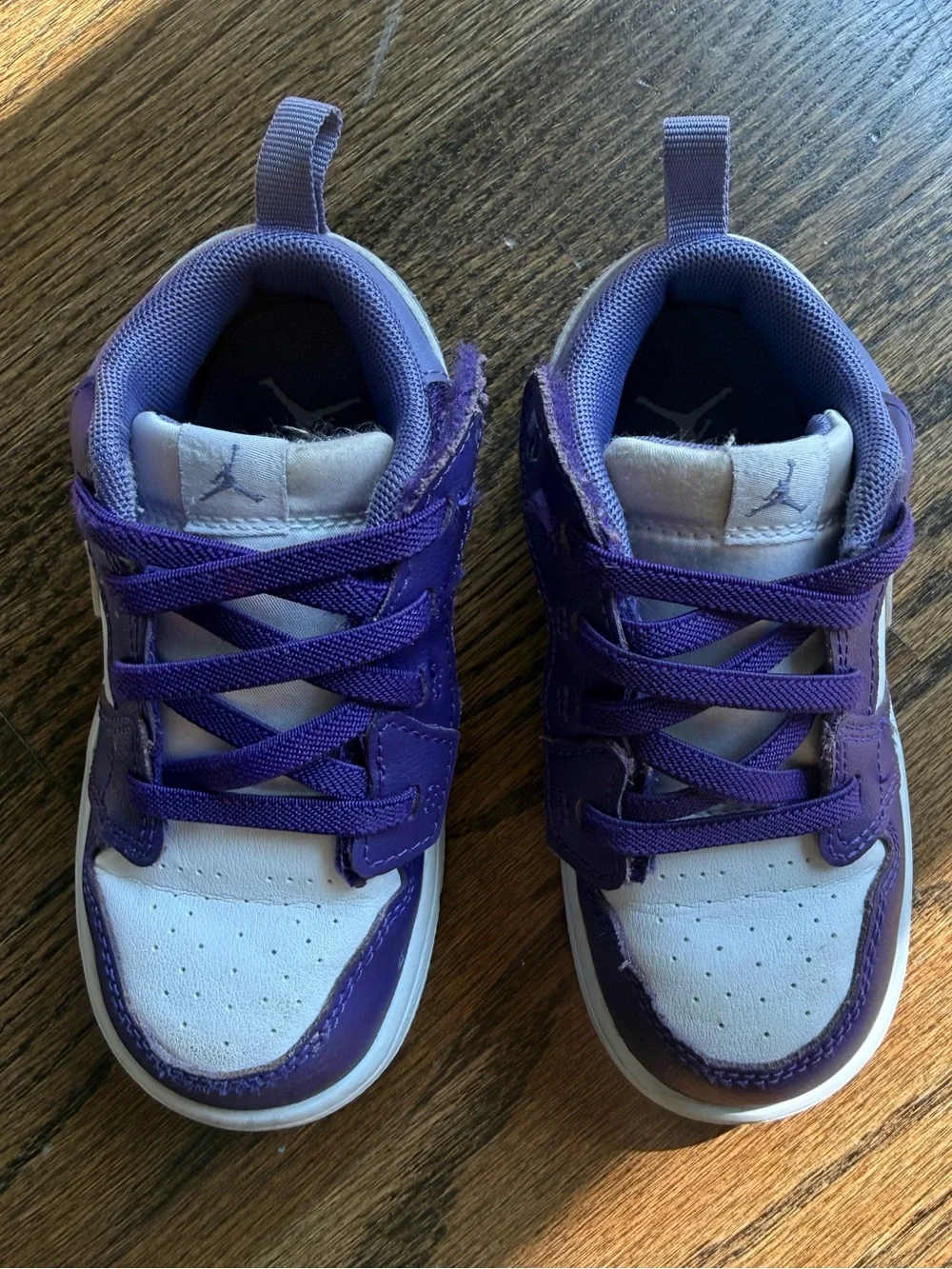 Nike Toddler Sneakers in Purple and White
